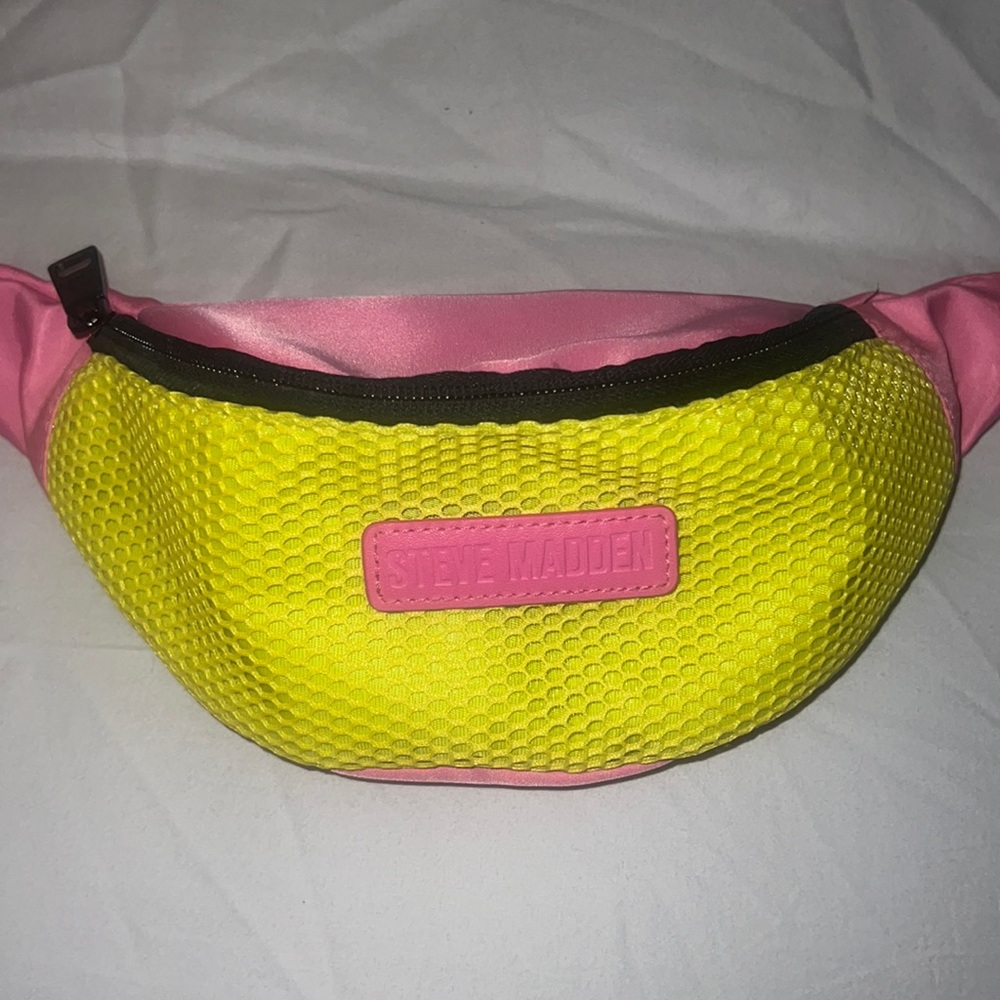 Steve Madden fanipack